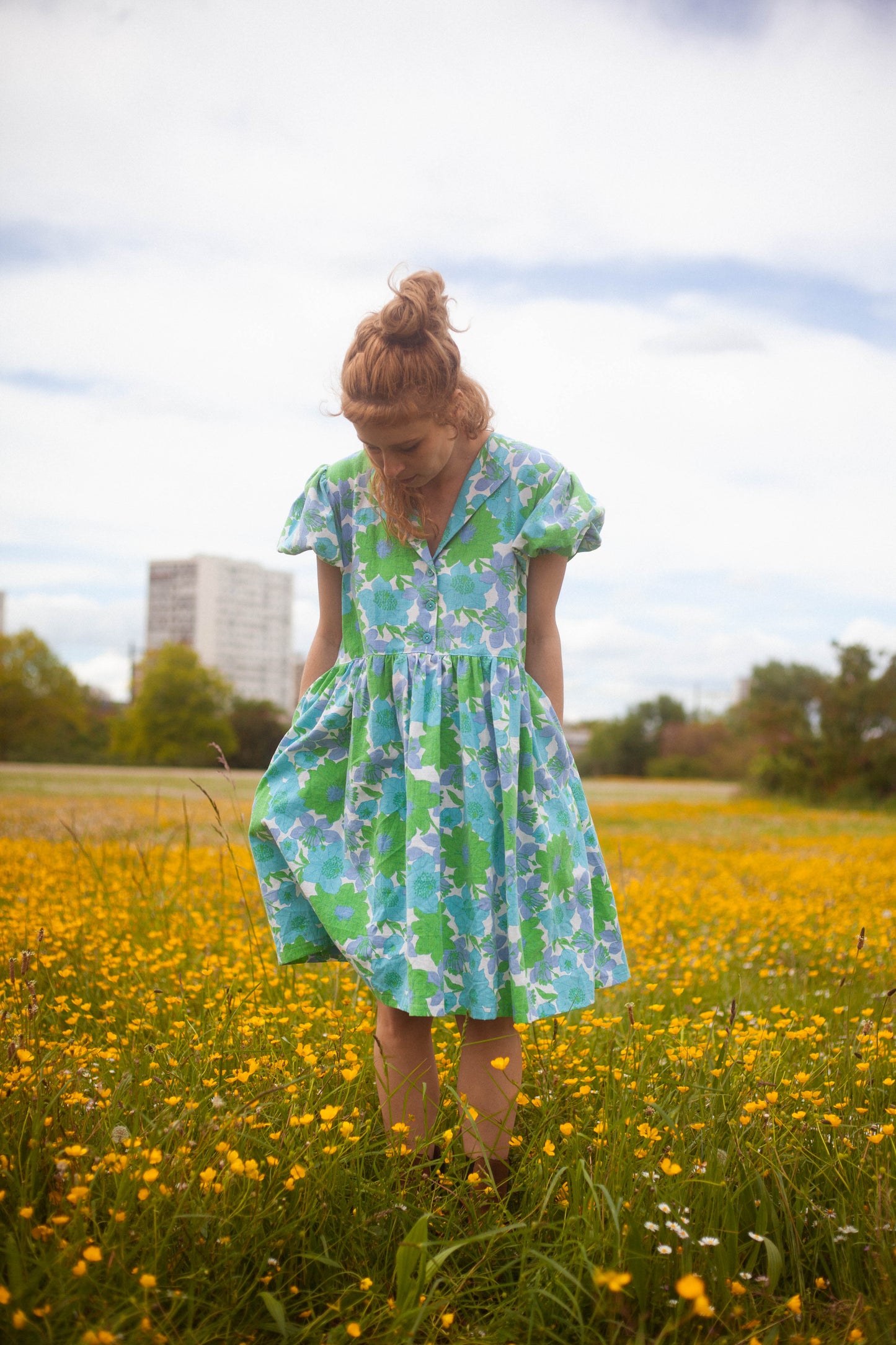 Robe courte à fleurs bleu et vert