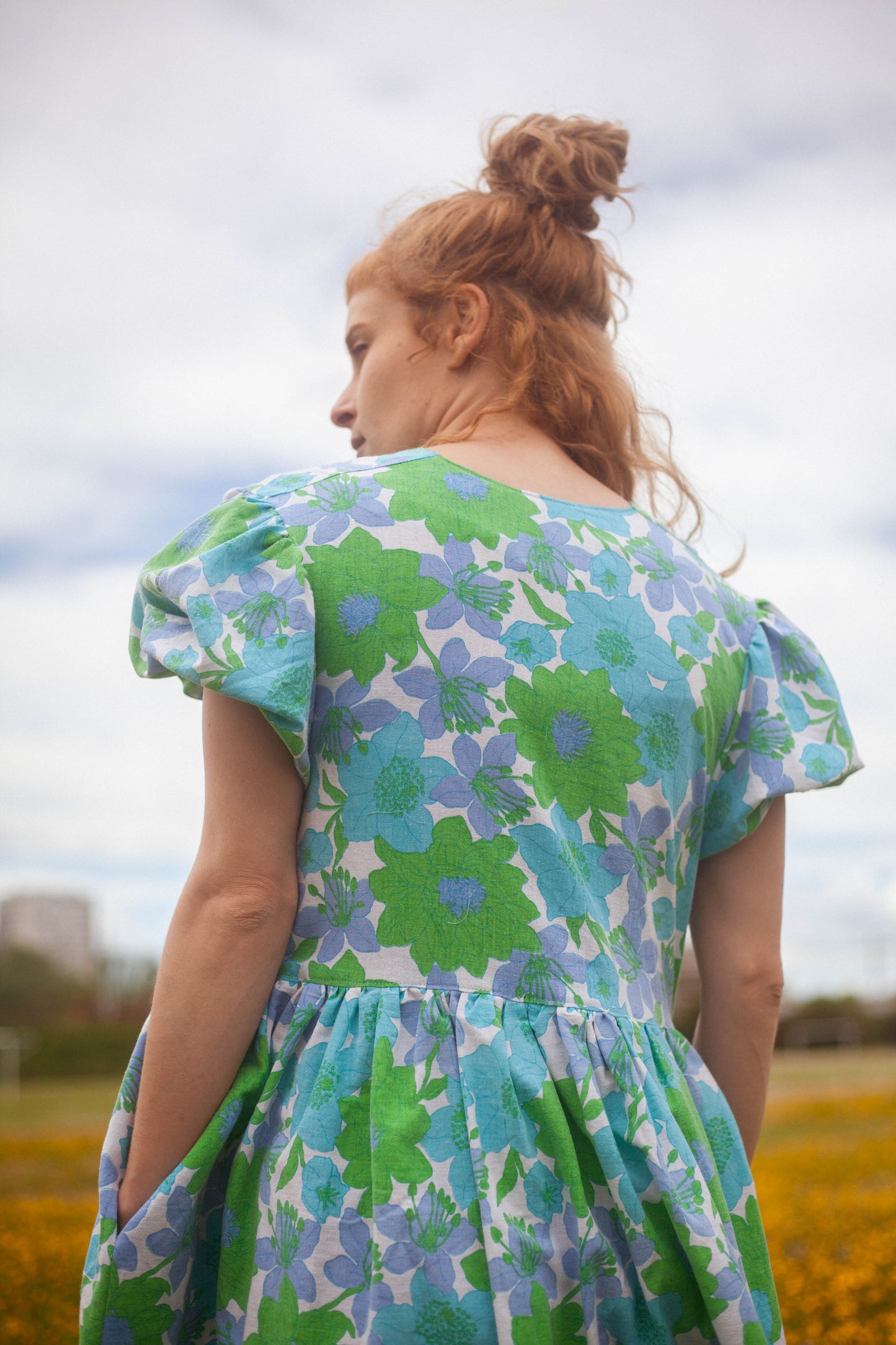 Robe courte à fleurs bleu et vert