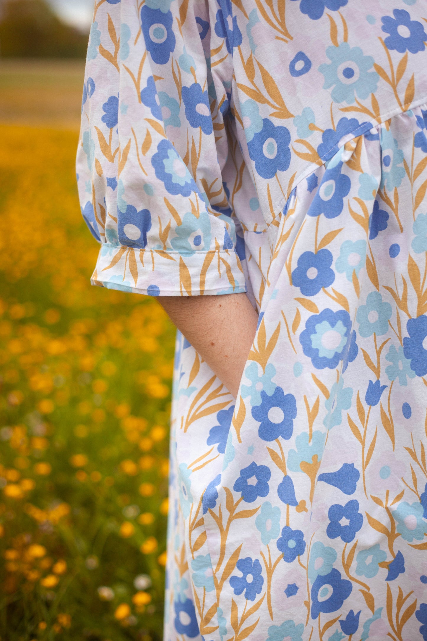 Robe courte à fleurs bleues