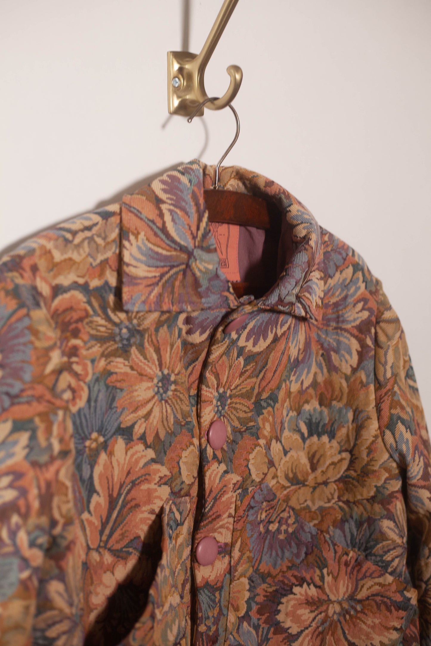 Veste tapisserie à fleurs bleu, beige et mauve